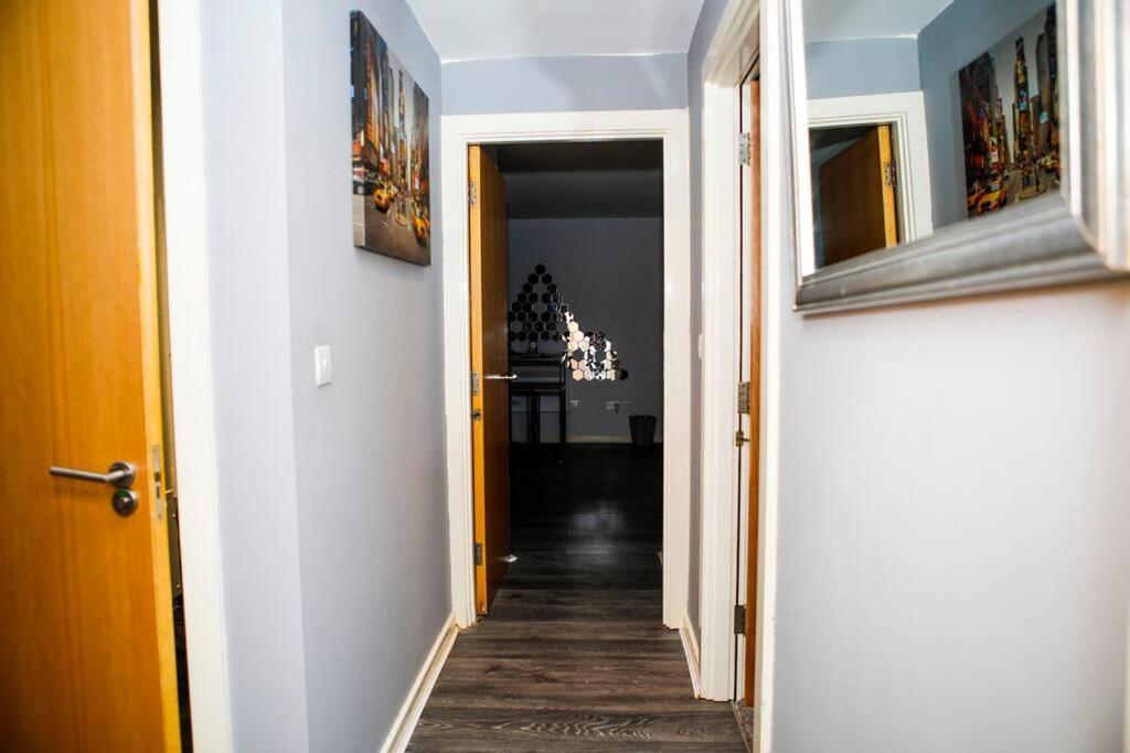 Stylish Two-bedroom Salford Quays Manchester